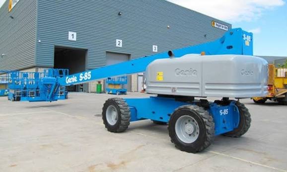 PLATAFORMA ELEVADORA TELESCÓPICA GENIE S-85